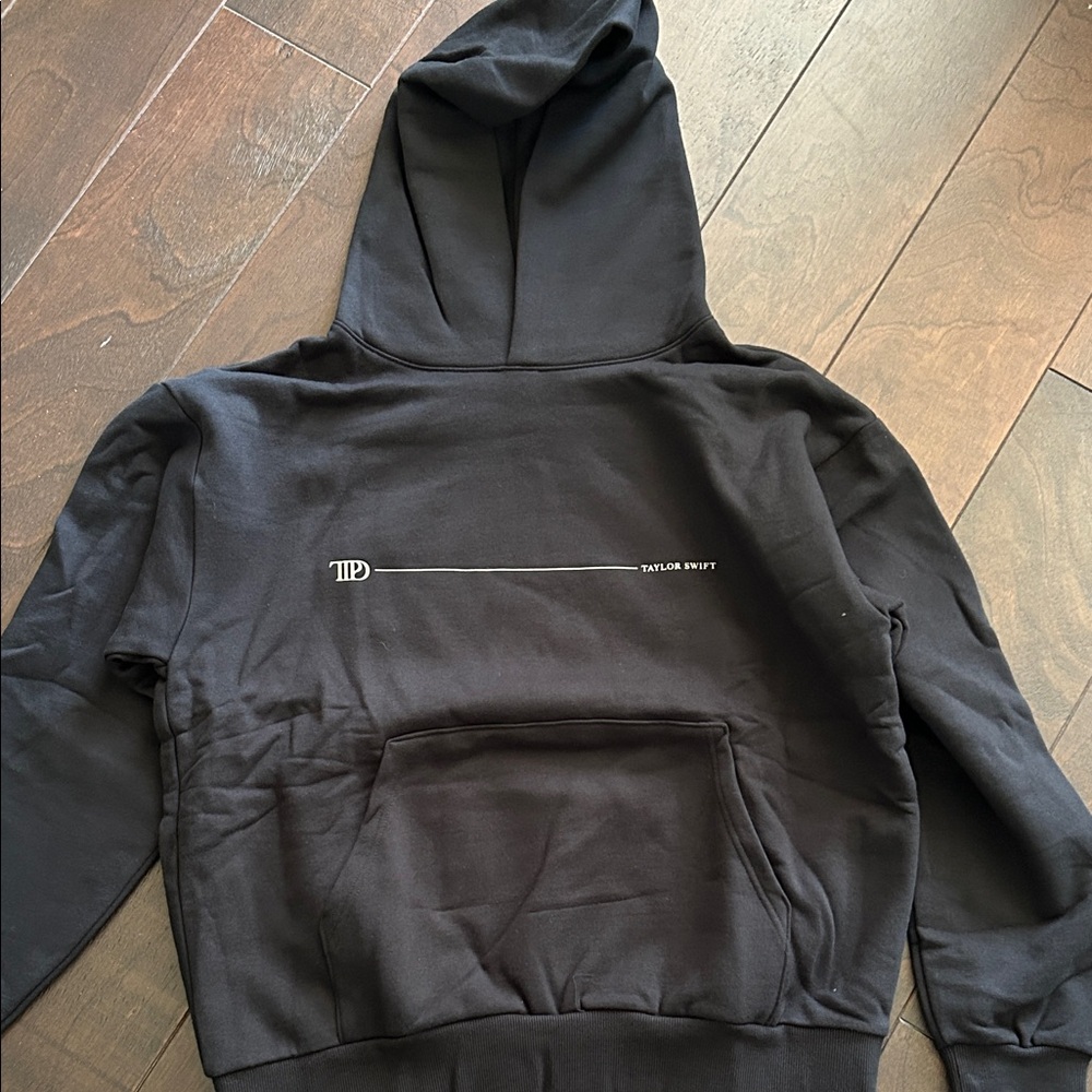 Taylor Swift Black Graphic Sweatshirt - Picture 2 of 4